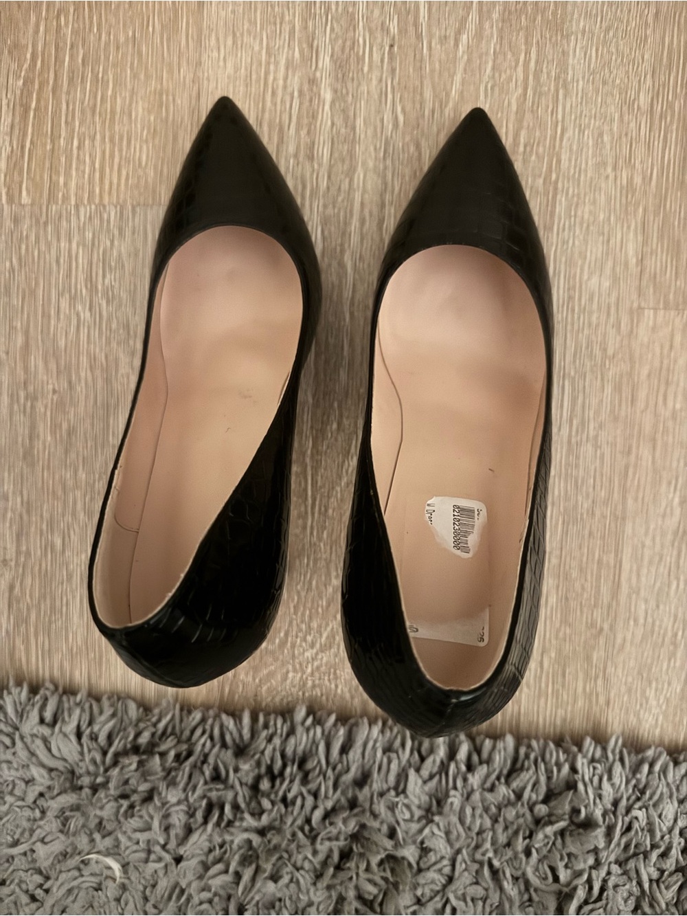 Classic Pointed-Toe Black Women’s Pumps